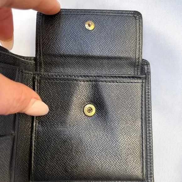 Auc Louis Vuitton Bifold Epi Black Vintage wallet